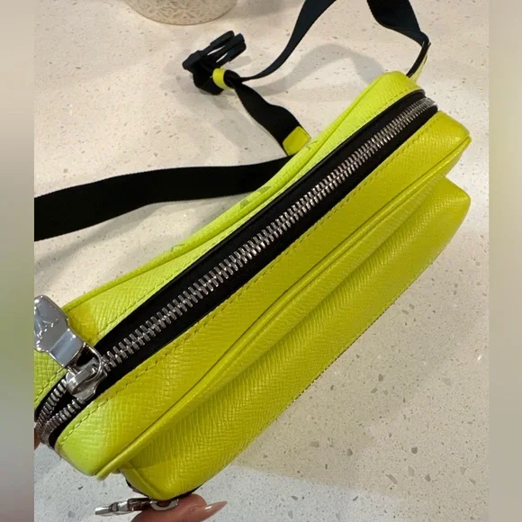 Louis Vuitton Taigarama Belt Bag - Picture 4 of 10